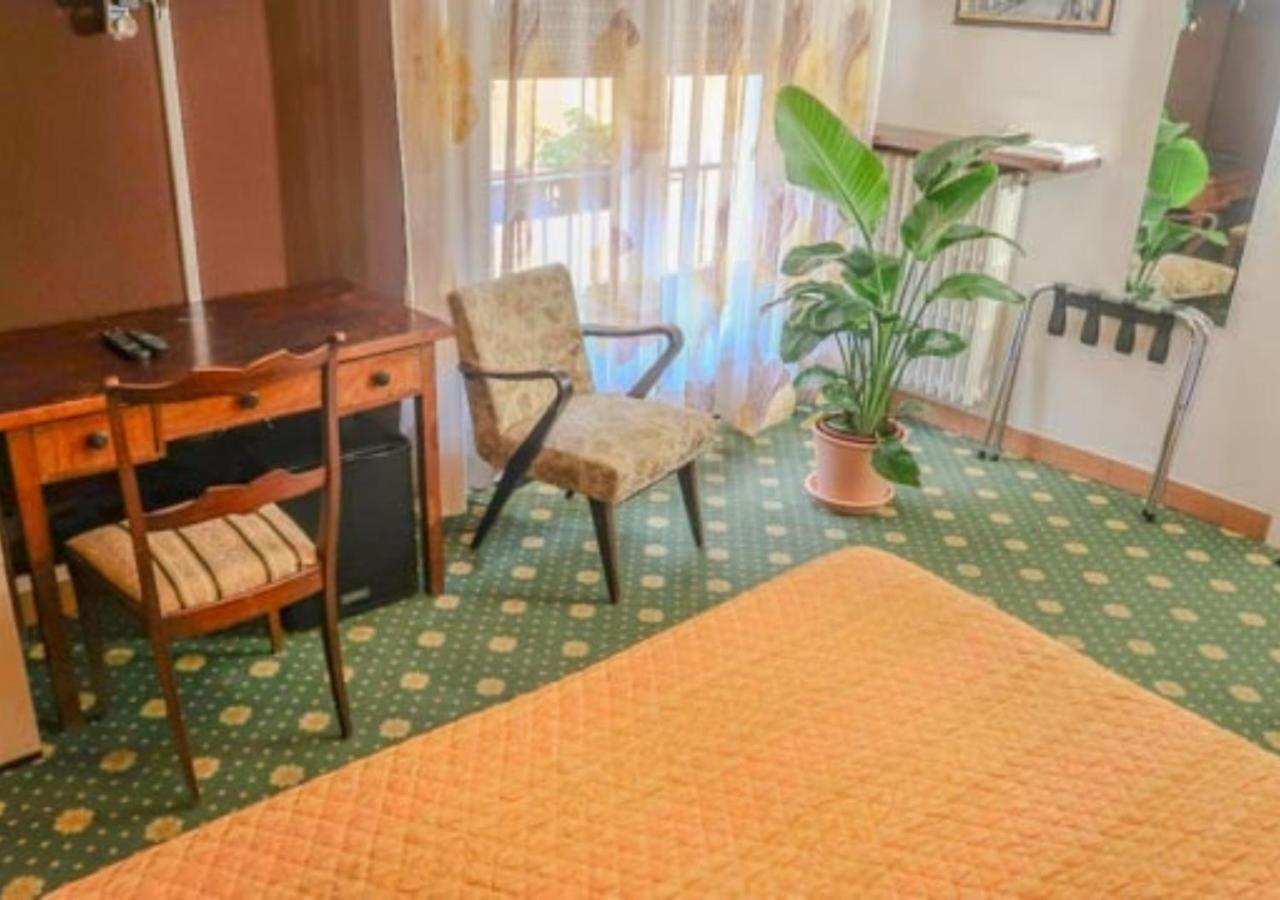 באניי די לוקה Bridge Hotel מראה חיצוני תמונה
